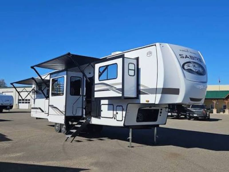 Fifth wheel — representative image on an RV valuation report
